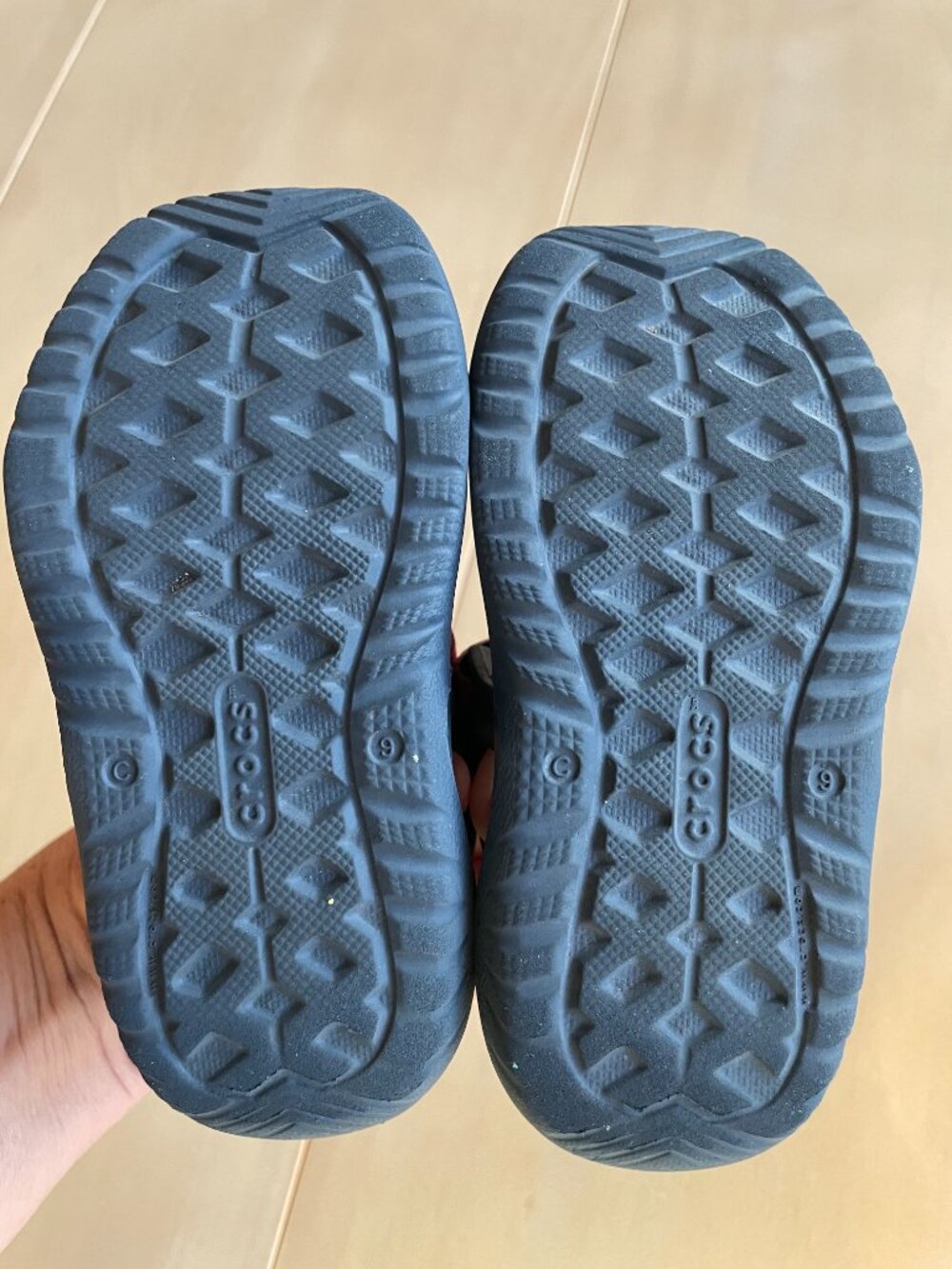 Entire Closet $5! Crocs Toddler Kids Swiftwater Sandals, Blue Red - Size 9 - Picture 6 of 10